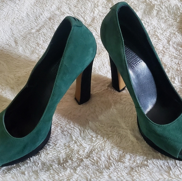MRKT Open Toe Platform Heel. Size 8. 5" Tall. - Picture 4 of 7